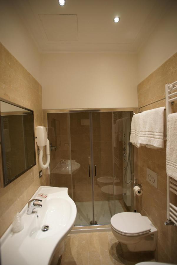 Vaticano Royal Suite Guest House Rome Bagian luar foto