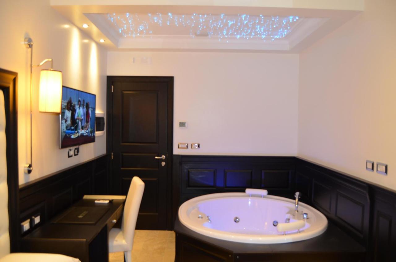 Vaticano Royal Suite Guest House Rome Bagian luar foto
