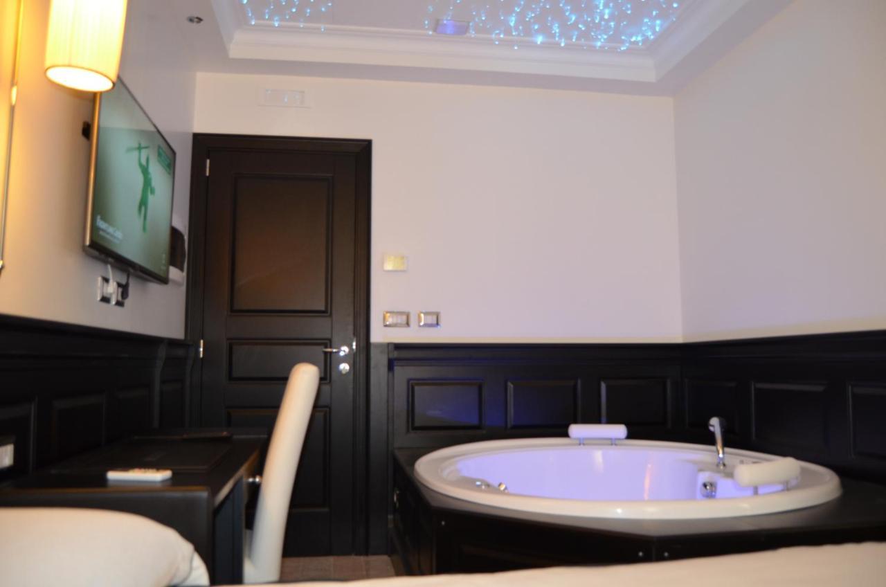 Vaticano Royal Suite Guest House Rome Bagian luar foto