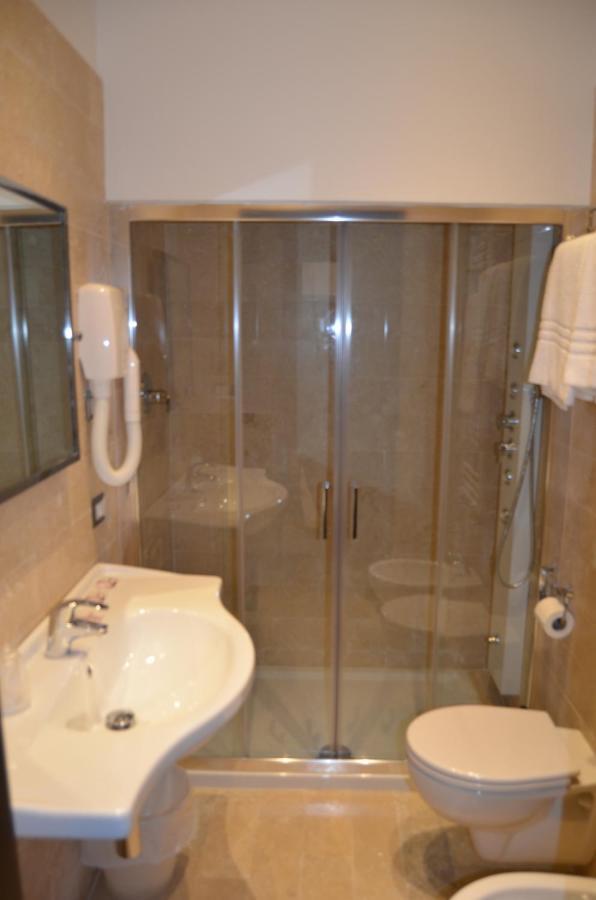 Vaticano Royal Suite Guest House Rome Bagian luar foto