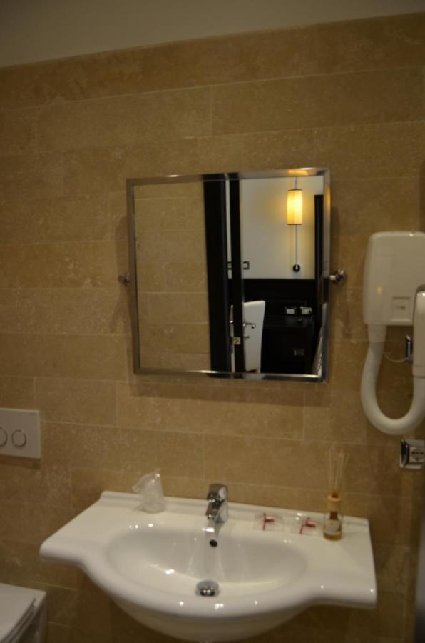 Vaticano Royal Suite Guest House Rome Bagian luar foto