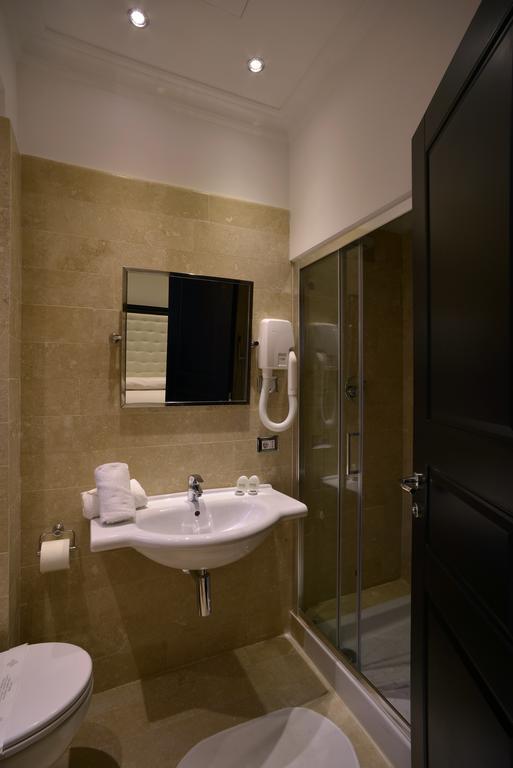 Vaticano Royal Suite Guest House Rome Bagian luar foto