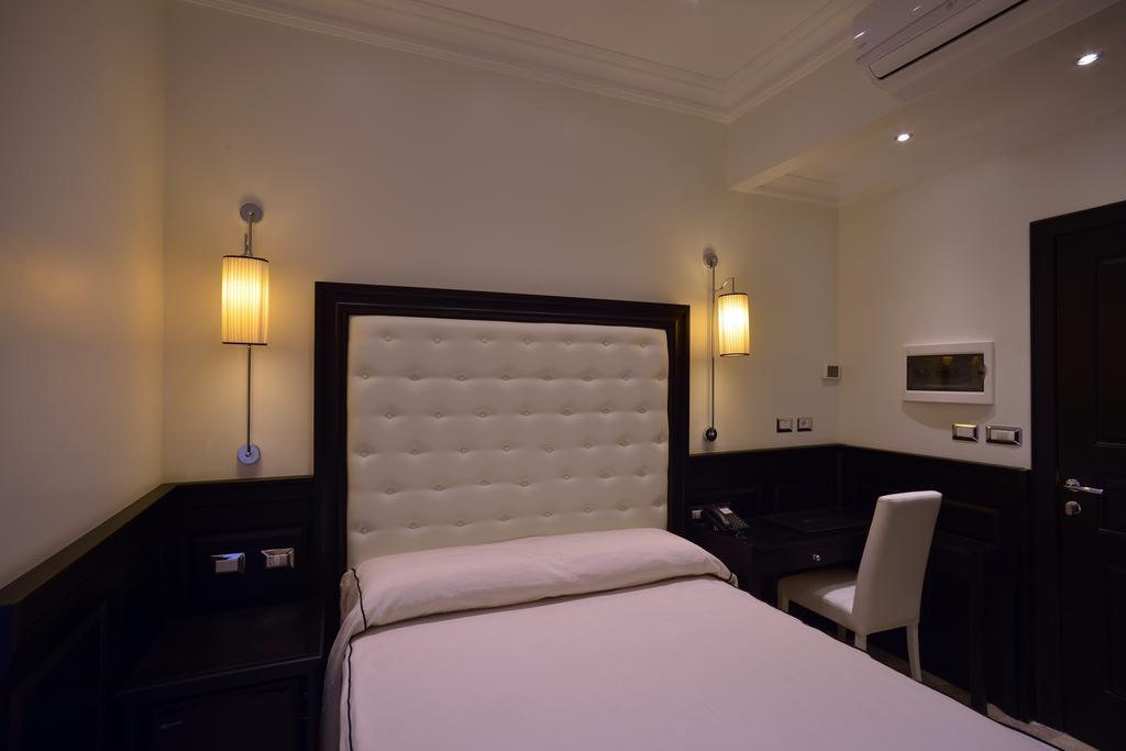 Vaticano Royal Suite Guest House Rome Bagian luar foto
