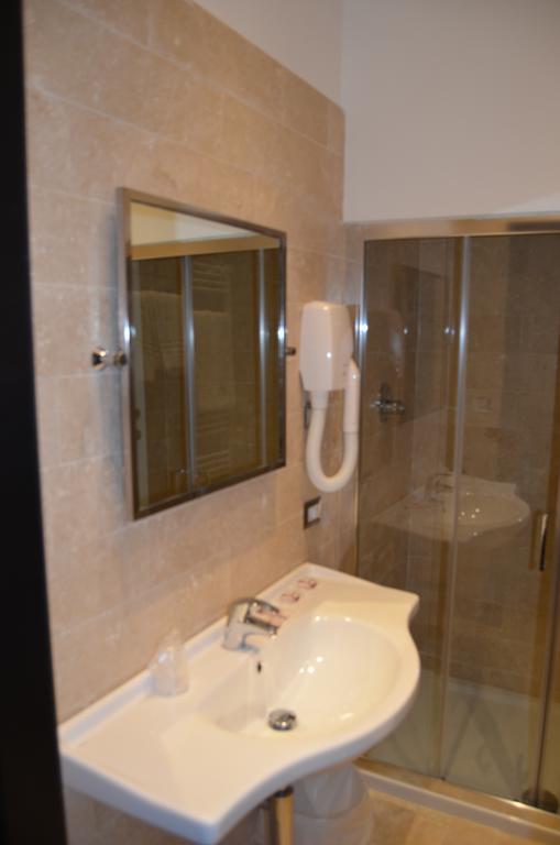 Vaticano Royal Suite Guest House Rome Bagian luar foto