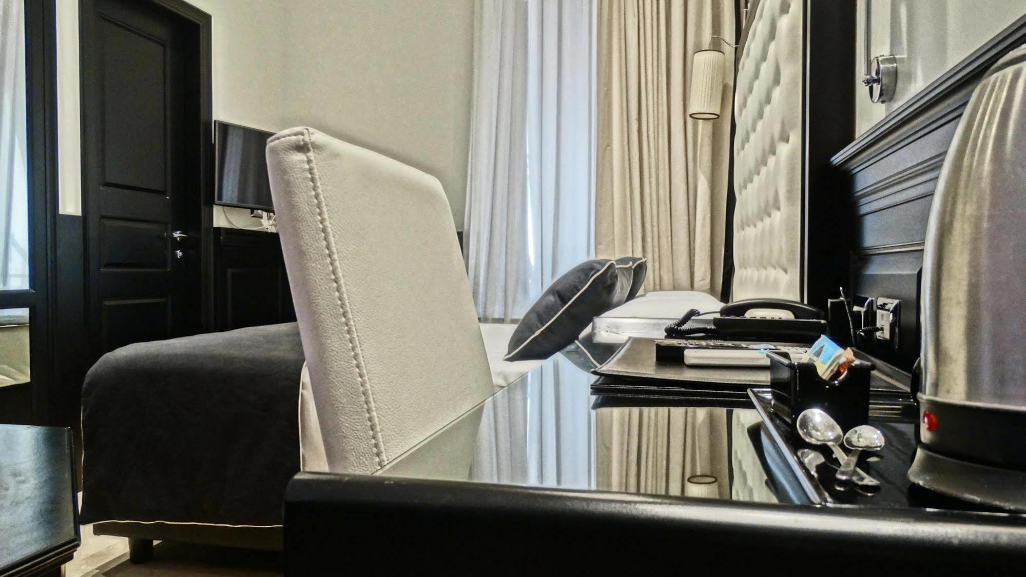 Vaticano Royal Suite Guest House Rome Bagian luar foto