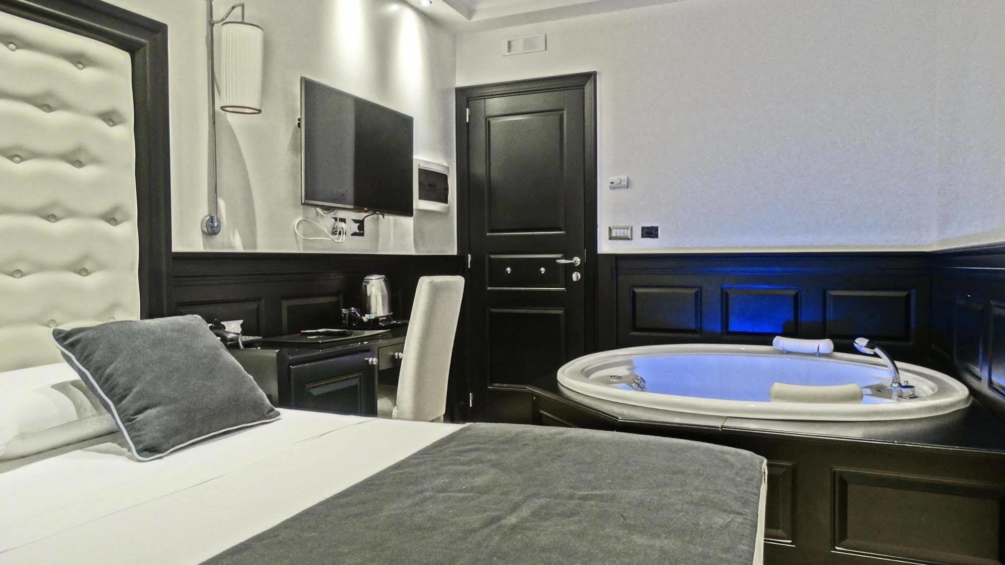 Vaticano Royal Suite Guest House Rome Bagian luar foto
